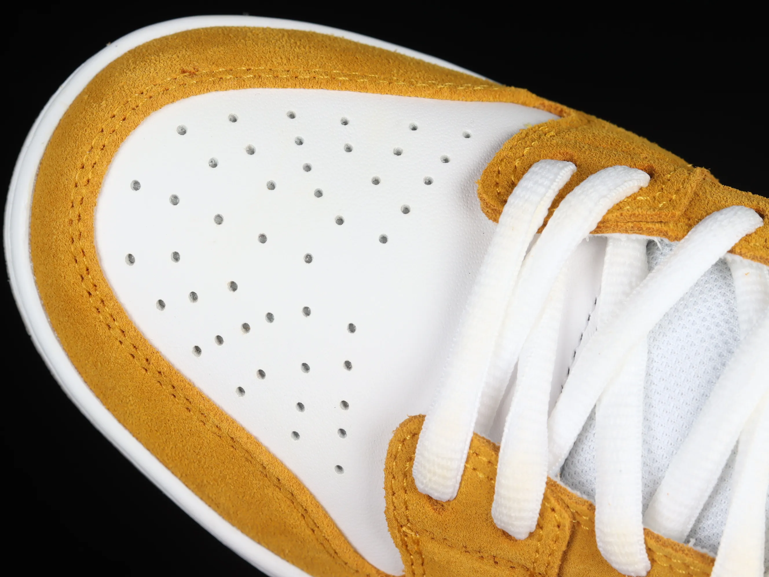 All Categories Nk SB Dunk Series Nk SB Dunk Low Low-top Sneakers Nk SB Dunk Low "Laser Orange" Purple Gold Little Lakers SB Smashing Backboard Fashion Casual Sneakers BQ6817-800